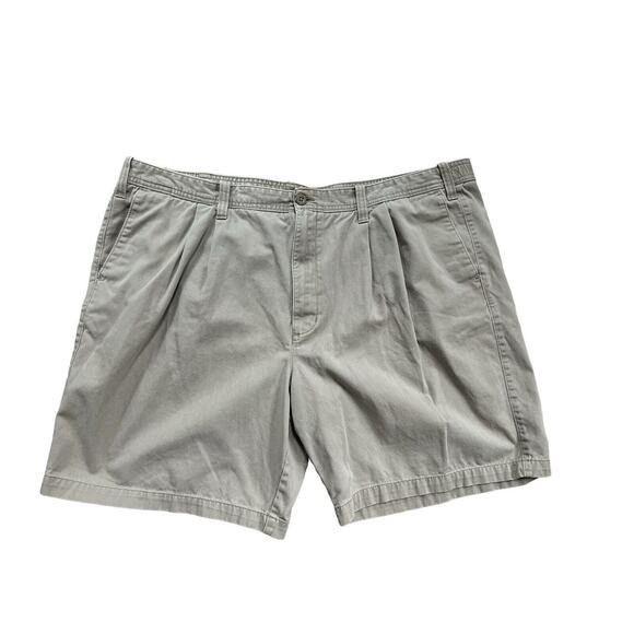 Eddie Bauer Shorts Men's 46 Pleated Front Khaki Chinos Tan Preppy Dad Core - Picture 1 of 7